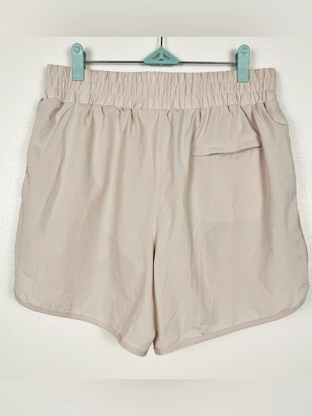 Varley Large Women's Light Beige Elastic-Waist Athletic Running Shorts